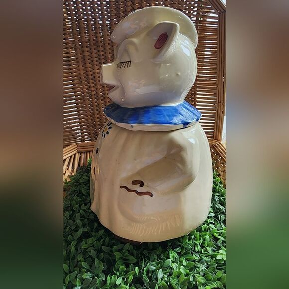Vintage Shawnee Pottery WINNIE The Pig Cookie Jar, Blue Collar Made In USA - Picture 3 of 12